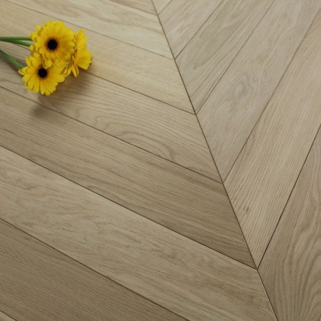 Agba eke UV Lacquered Oak Injinia Chevron Flooring01