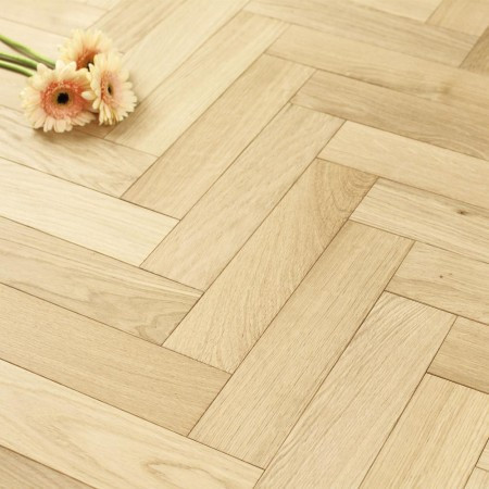 Warna Alami UV Lacquered Oak Engineered Chevron Flooring02